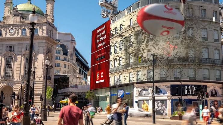 10 campañas destacadas de publicidad DOOH 3D anamórfica 25 globo